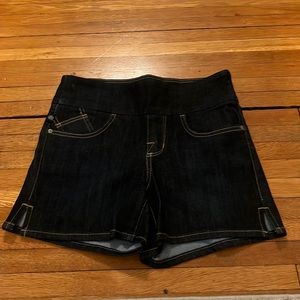 Rock and republic slimming tummy control Jean shorts